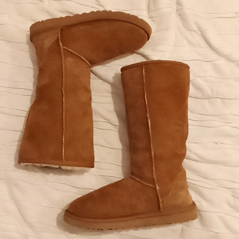 BRAND NEW UGG BOOTS